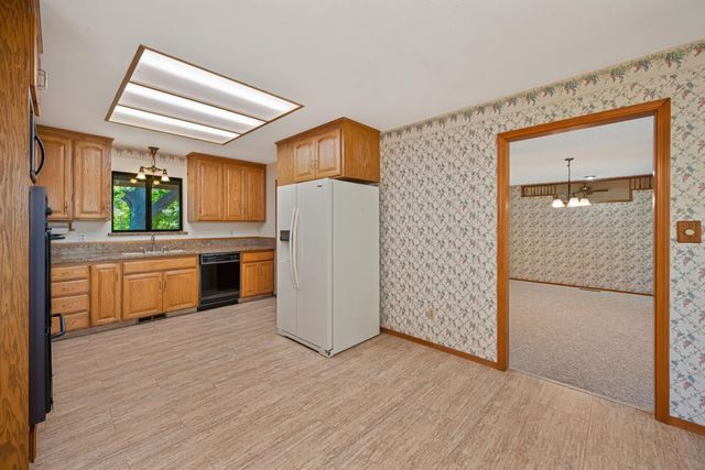4220 Miller Oak Dr, Auburn, CA 95602