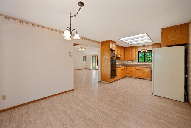 4220 Miller Oak Dr, Auburn, CA 95602