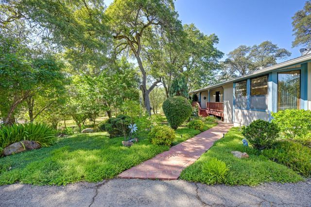 4220 Miller Oak Dr, Auburn, CA 95602
