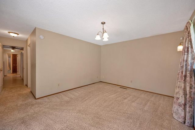 4220 Miller Oak Dr, Auburn, CA 95602