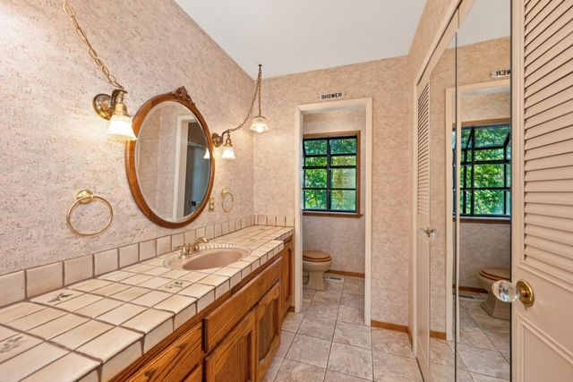 4220 Miller Oak Dr, Auburn, CA 95602