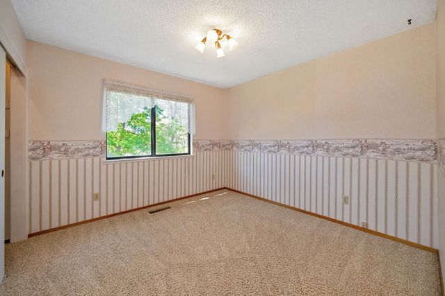 4220 Miller Oak Dr, Auburn, CA 95602