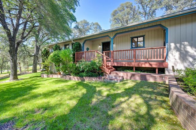 4220 Miller Oak Dr, Auburn, CA 95602