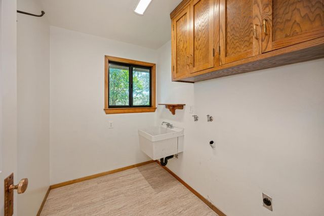 4220 Miller Oak Dr, Auburn, CA 95602