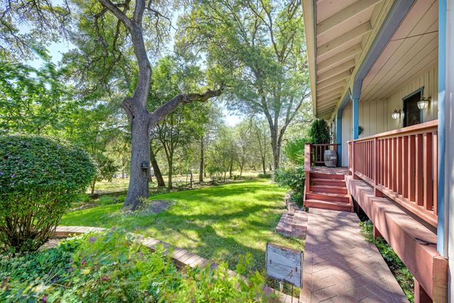 4220 Miller Oak Dr, Auburn, CA 95602