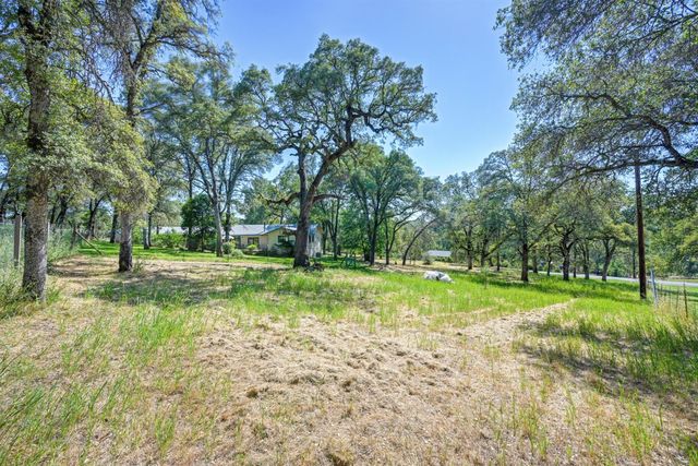 4220 Miller Oak Dr, Auburn, CA 95602