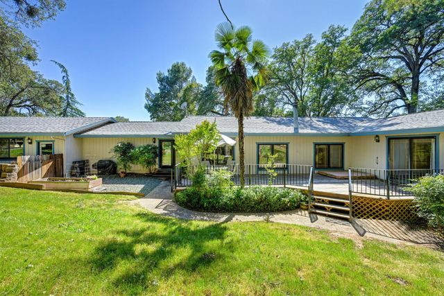 4220 Miller Oak Dr, Auburn, CA 95602
