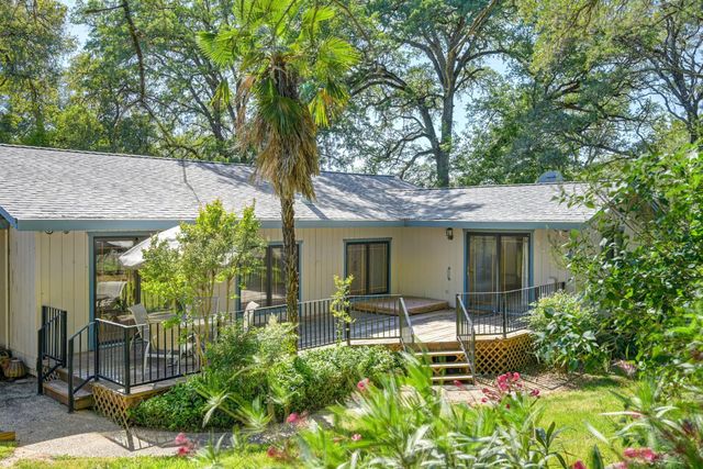 4220 Miller Oak Dr, Auburn, CA 95602