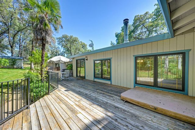 4220 Miller Oak Dr, Auburn, CA 95602