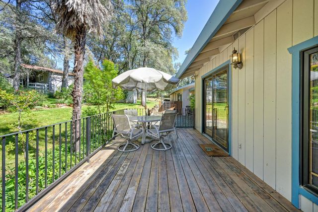4220 Miller Oak Dr, Auburn, CA 95602