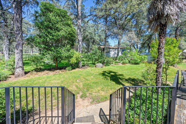 4220 Miller Oak Dr, Auburn, CA 95602