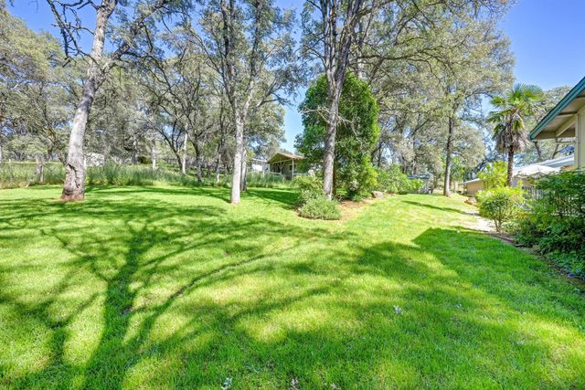 4220 Miller Oak Dr, Auburn, CA 95602