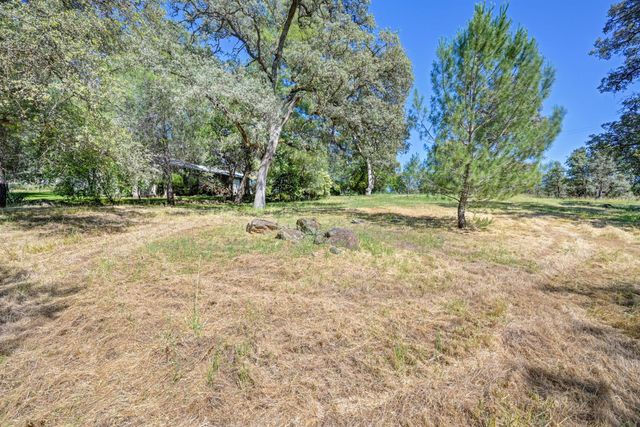 4220 Miller Oak Dr, Auburn, CA 95602