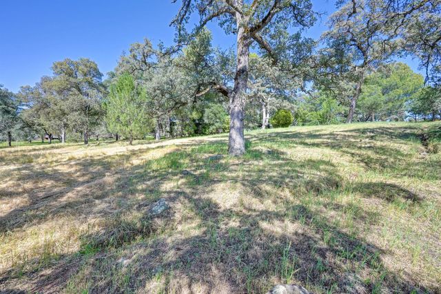 4220 Miller Oak Dr, Auburn, CA 95602