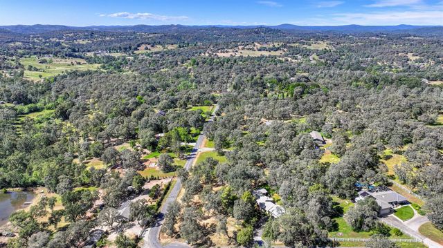 4220 Miller Oak Dr, Auburn, CA 95602