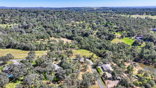4220 Miller Oak Dr, Auburn, CA 95602