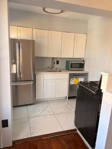 42 Carpenter Avenue, Newburgh, NY 12550