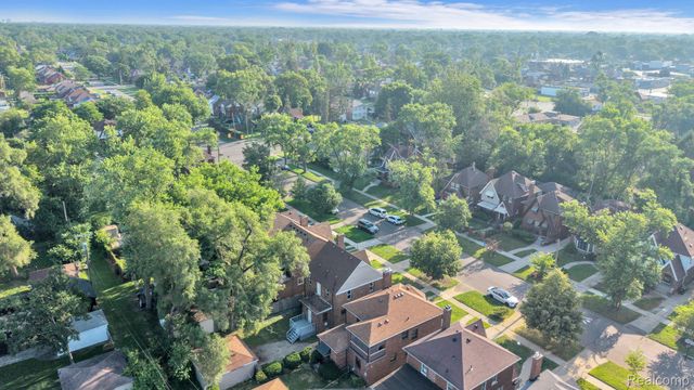 18961 Pennington Drive, Detroit, MI 48221