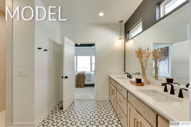 5415 N 190th Avenue, Elkhorn, NE 68022