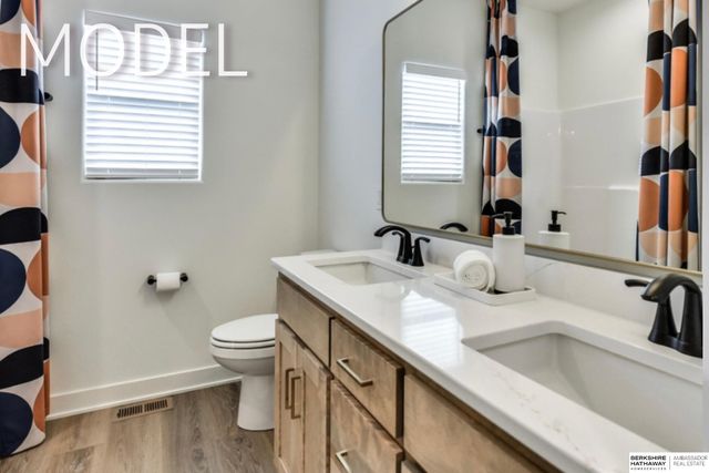 5415 N 190th Avenue, Elkhorn, NE 68022