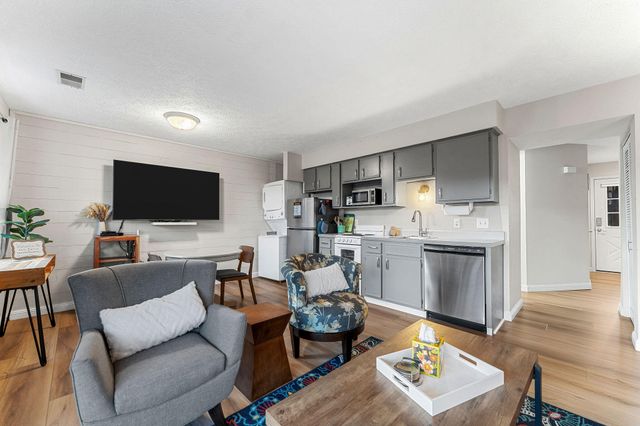 14 Scenic Court Apt 5, Branson, MO 65616