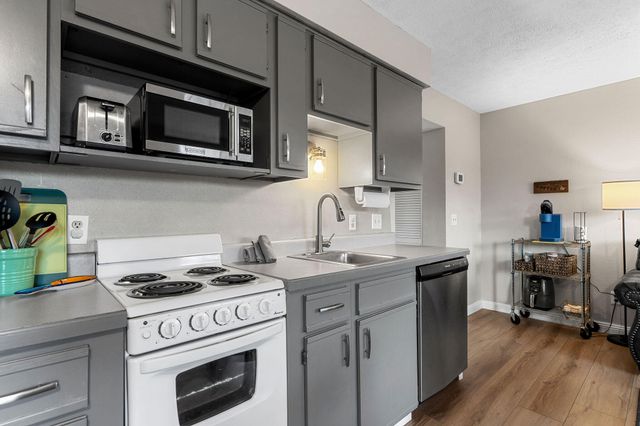 14 Scenic Court Apt 5, Branson, MO 65616