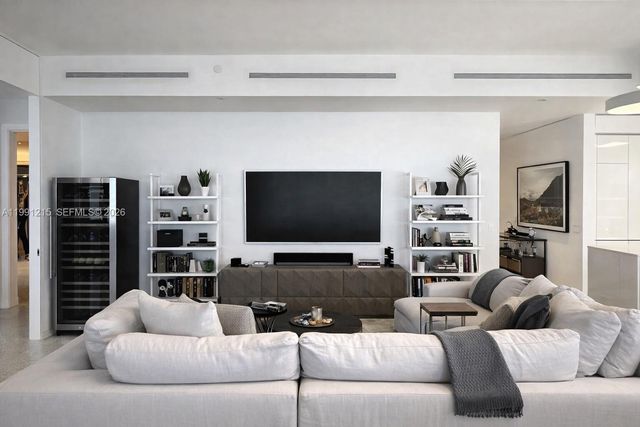 3315 Collins Ave 8D, Miami Beach, FL 33140