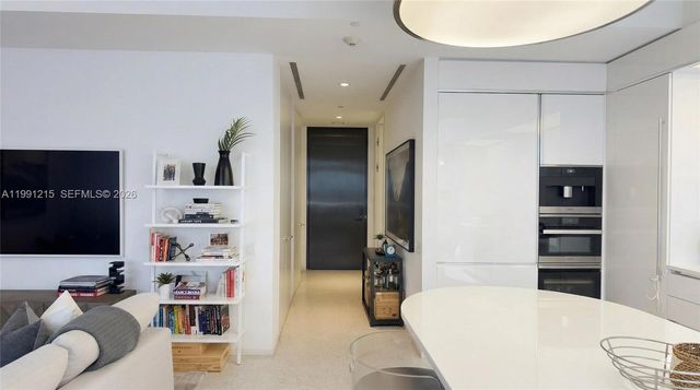 3315 Collins Ave 8D, Miami Beach, FL 33140