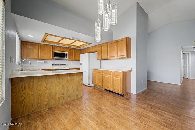 8021 W PARADISE Drive, Peoria, AZ 85345