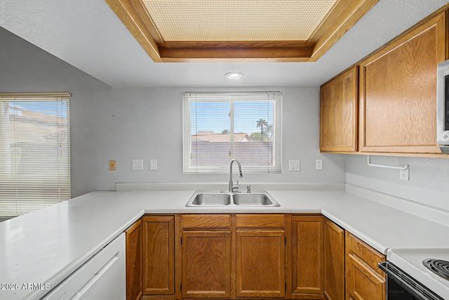 8021 W PARADISE Drive, Peoria, AZ 85345