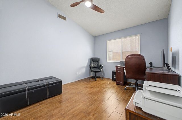 8021 W PARADISE Drive, Peoria, AZ 85345