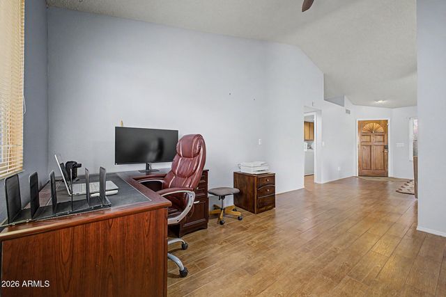 8021 W PARADISE Drive, Peoria, AZ 85345