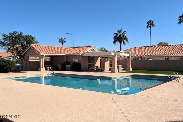 8021 W PARADISE Drive, Peoria, AZ 85345