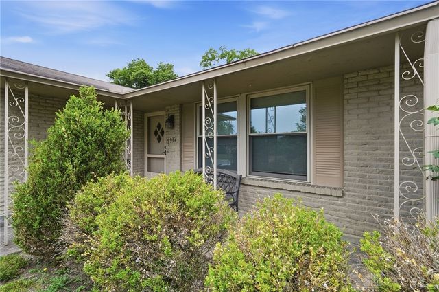 5912 Lombardy Court, West Carrollton, OH 45449