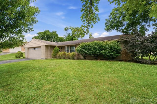 5912 Lombardy Court, West Carrollton, OH 45449