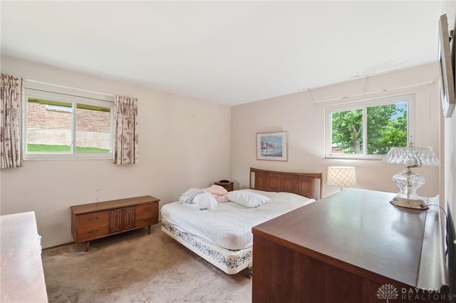 5912 Lombardy Court, West Carrollton, OH 45449