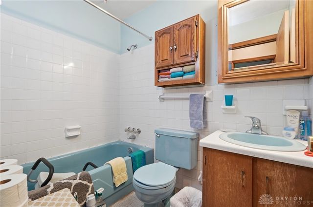 5912 Lombardy Court, West Carrollton, OH 45449