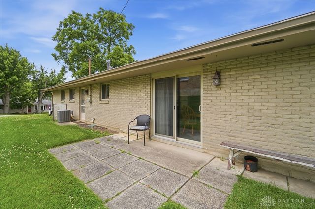 5912 Lombardy Court, West Carrollton, OH 45449