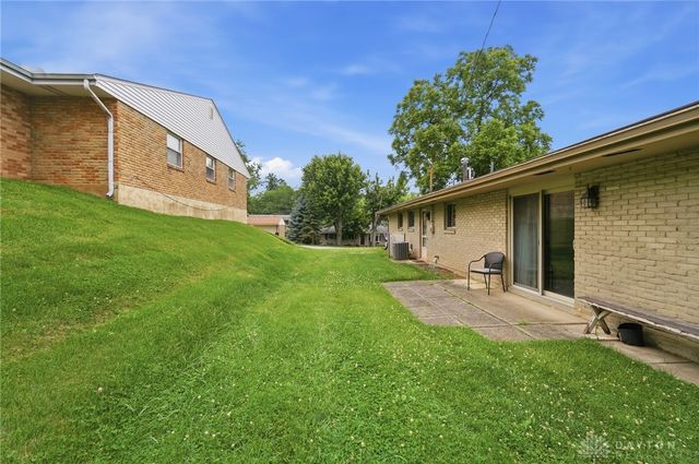 5912 Lombardy Court, West Carrollton, OH 45449