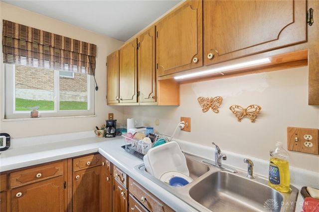 5912 Lombardy Court, West Carrollton, OH 45449