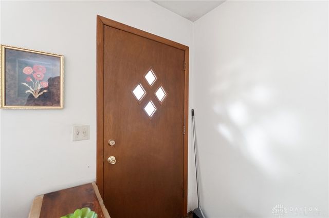5912 Lombardy Court, West Carrollton, OH 45449