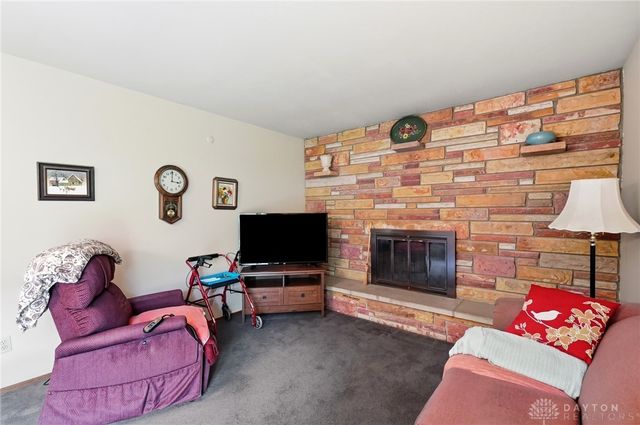 5912 Lombardy Court, West Carrollton, OH 45449