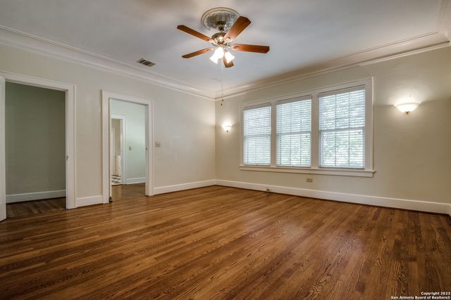 242 W Huisache UPSTAIRS, San Antonio, TX 78212