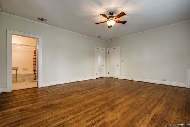 242 W Huisache UPSTAIRS, San Antonio, TX 78212