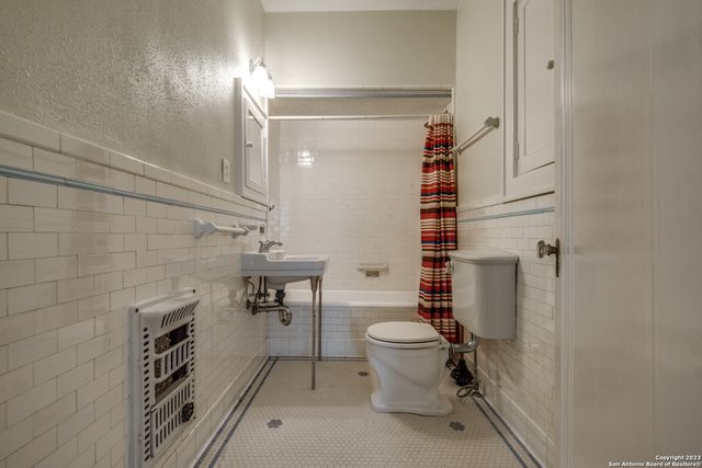 242 W Huisache UPSTAIRS, San Antonio, TX 78212