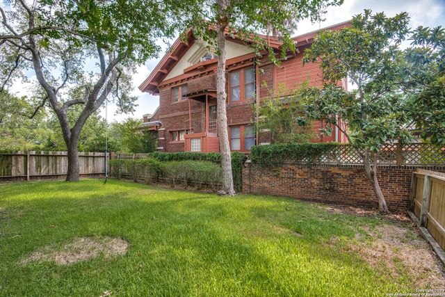 242 W Huisache UPSTAIRS, San Antonio, TX 78212