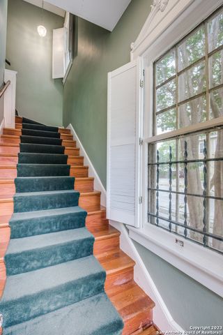 242 W Huisache UPSTAIRS, San Antonio, TX 78212