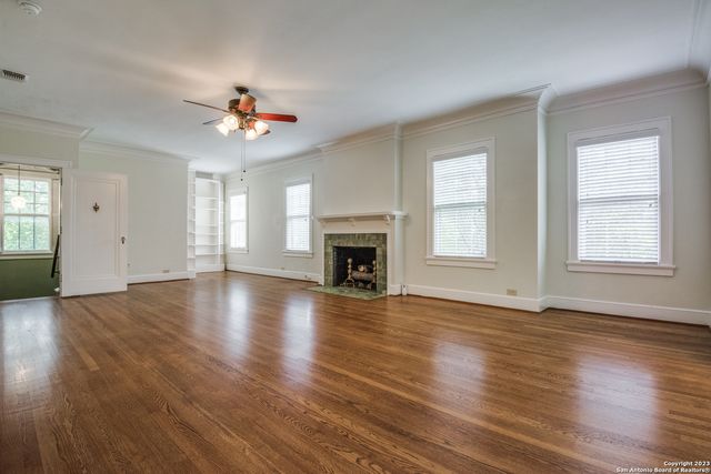 242 W Huisache UPSTAIRS, San Antonio, TX 78212