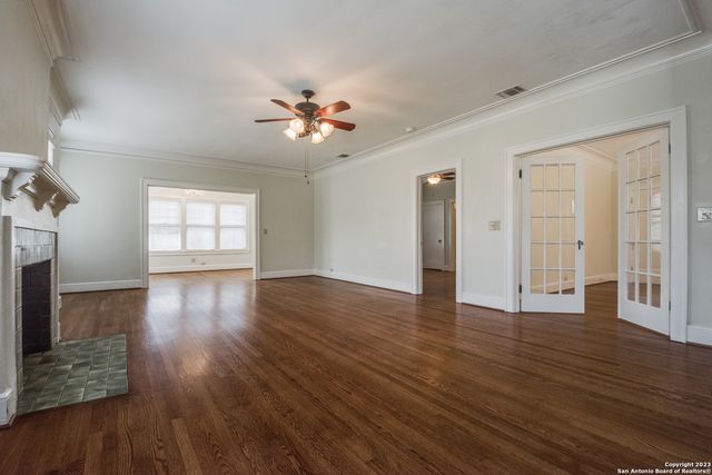 242 W Huisache UPSTAIRS, San Antonio, TX 78212