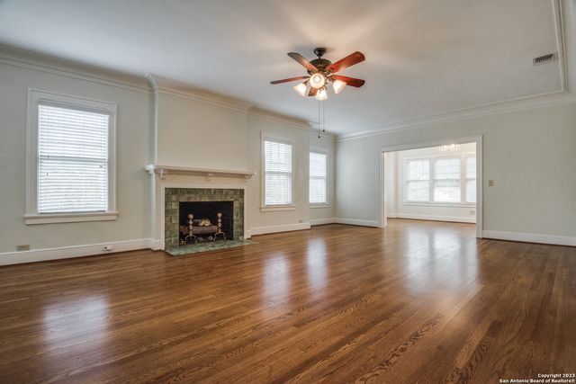 242 W Huisache UPSTAIRS, San Antonio, TX 78212